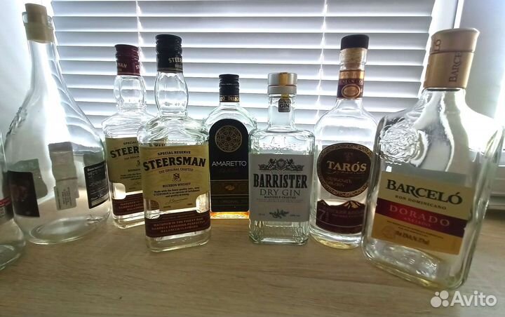 Бутылки из под алкоголя, пустые бутылки