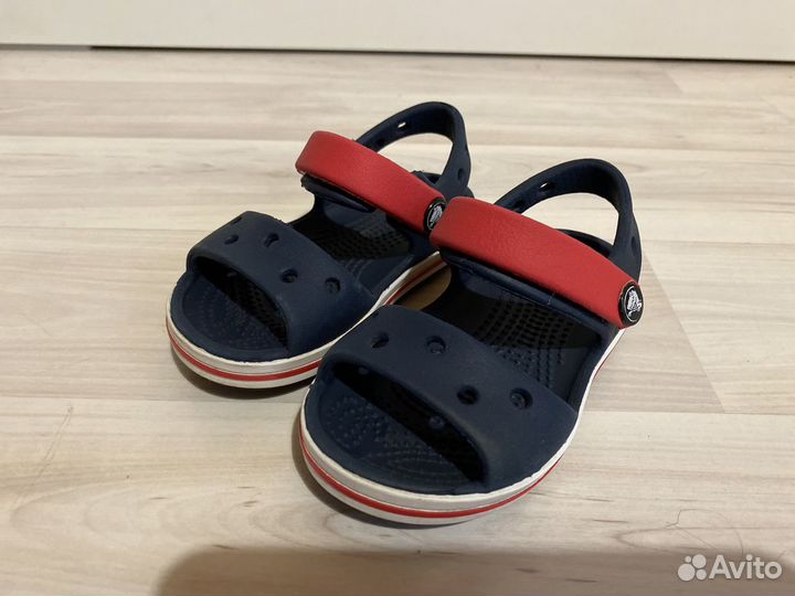 Сандалии crocs c6