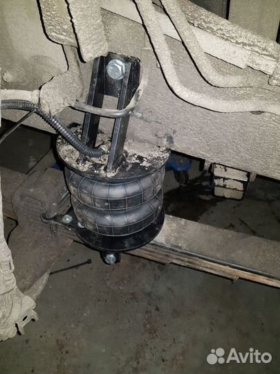 Пневмоподвеска Isuzu NQR 75, ELF 7.5 передняя ось