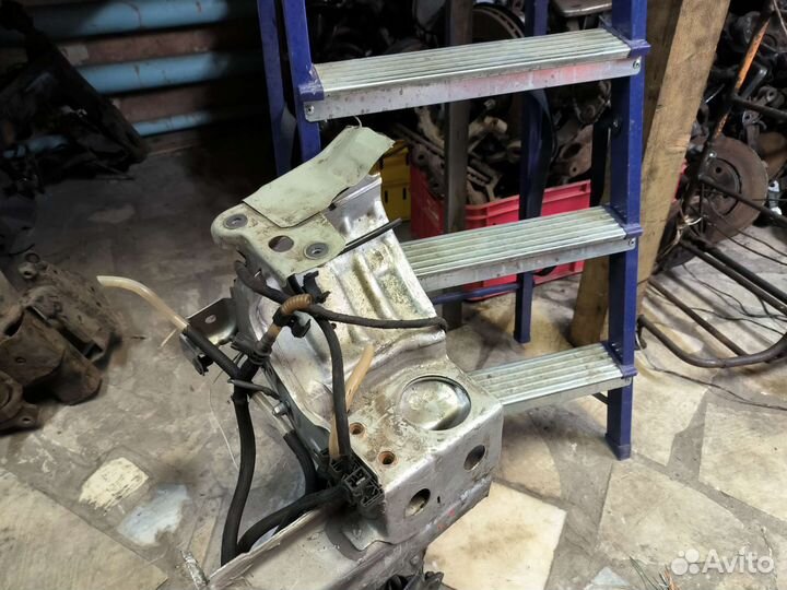 Renault Clio 3 правый передний лонжерон