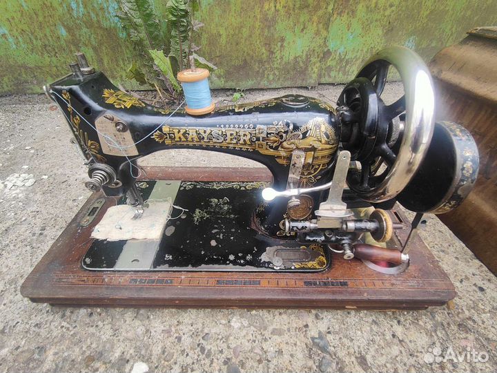 Старинная швейная машинка Kayser