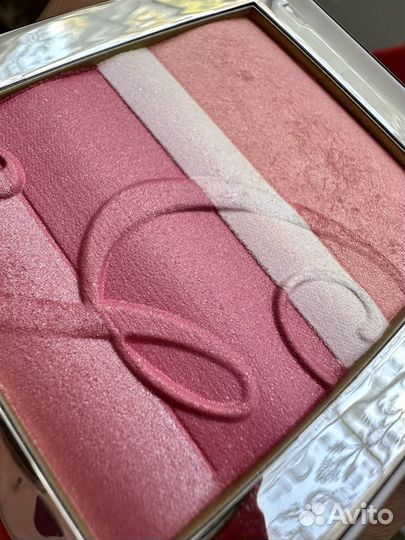 Guerlain румяна Sakura blush