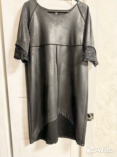 Черное кожаное платье