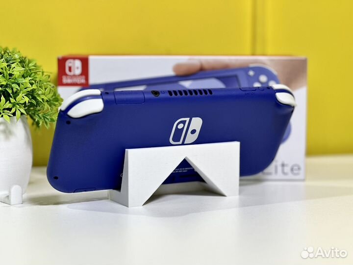 Прошитый Switch Lite 64GB + 11 игр, коробка