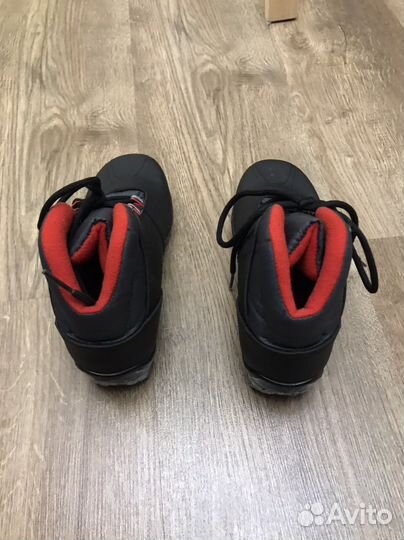 Лыжные ботинки