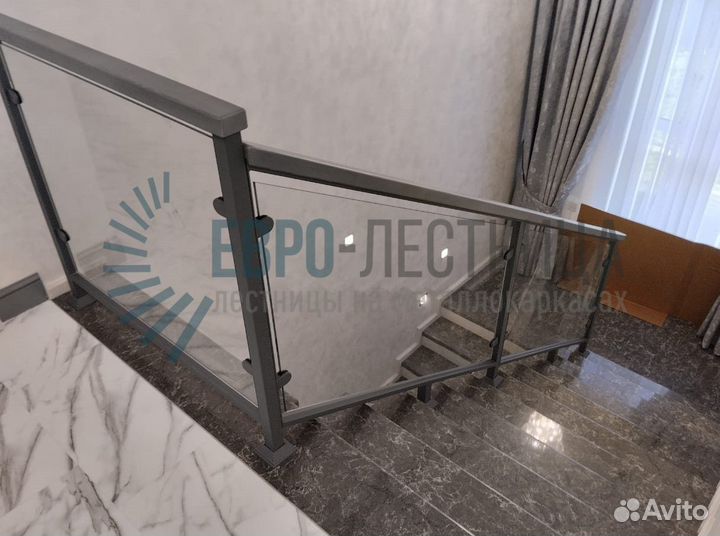 Стеклянные перила для лестниц