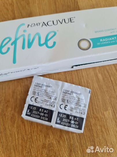 Пара линз -3,25 acuvue define radiant charm