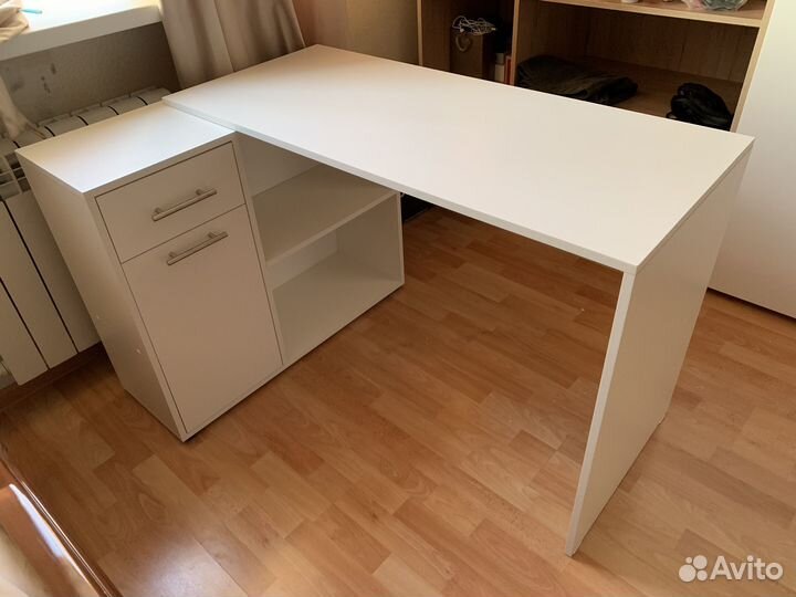 Письменный стол