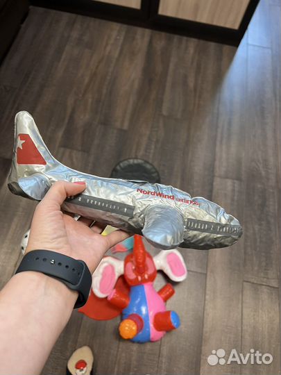 Детские шапочки для бассейна и надувные игрушки