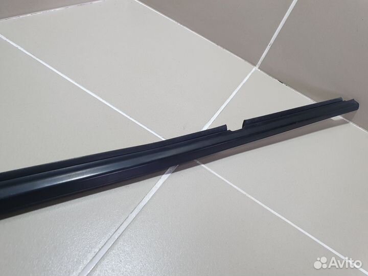 Накладка стекла заднего левого Lexus Rx 1 Rx300