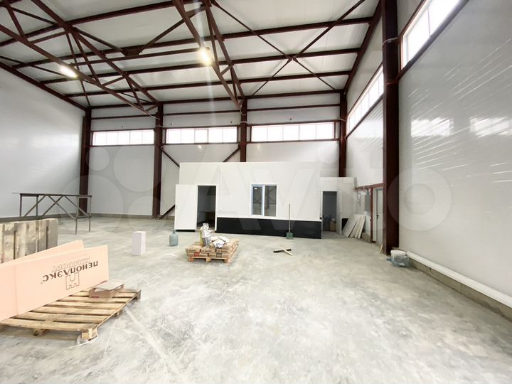 Склад, 885 м²