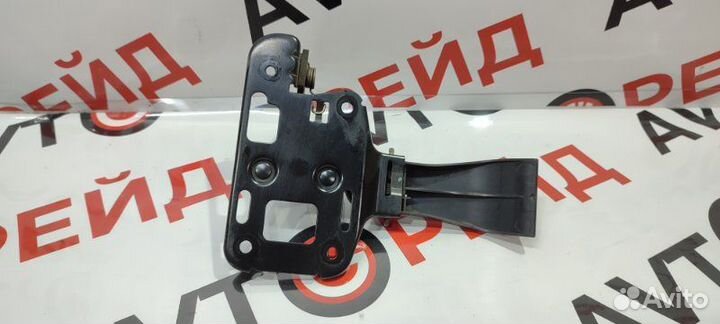 Замок капота Audi Q5 8R cdnc 08.10.2009