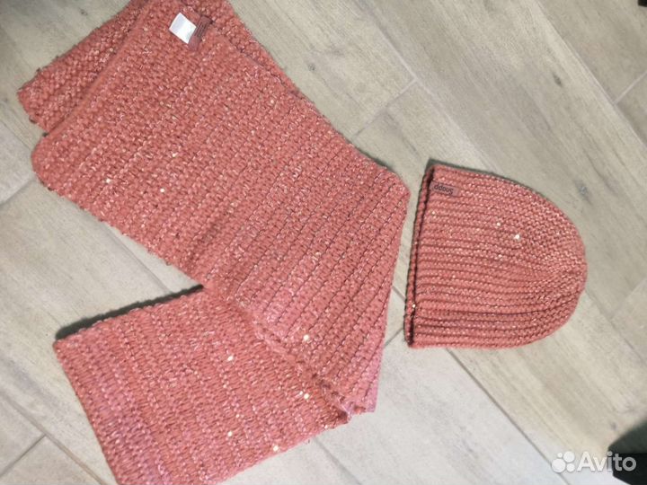 Шапка с шарфом