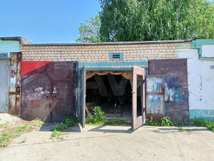Гараж, > 30 м²