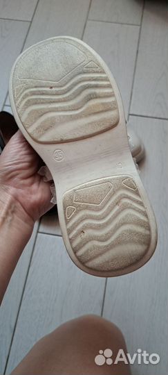 Туфли для девочки 35 и 36 размеры