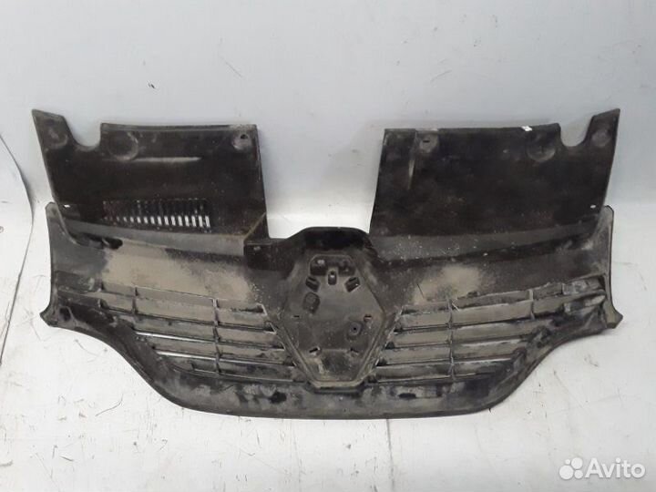 Решетка радиатора передняя Renault Logan 2 2014
