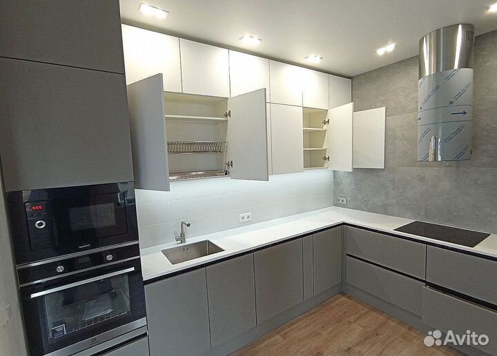 Кухонный гарнитур угловой