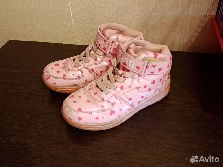 Кроссовки для девочки
