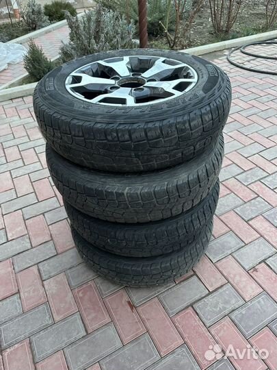 Колеса литые на ниву r16