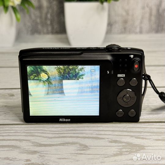 Компактный фотоаппарат Nikon S3200