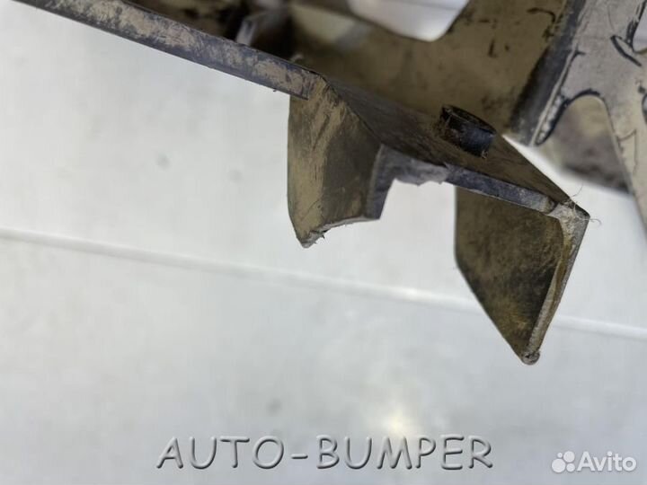 Ford Galaxy 2007- Кронштейн заднего бампера правый