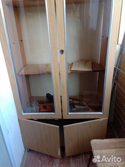 Шкаф сервант