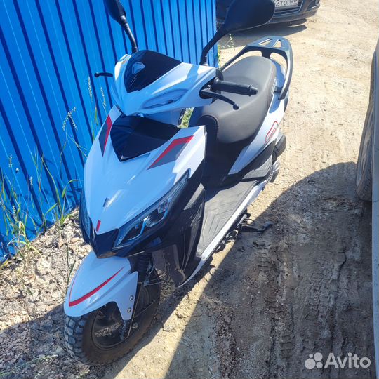 Скутер Vento siti