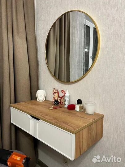 Зеркало 700 мм настенное в прихожую