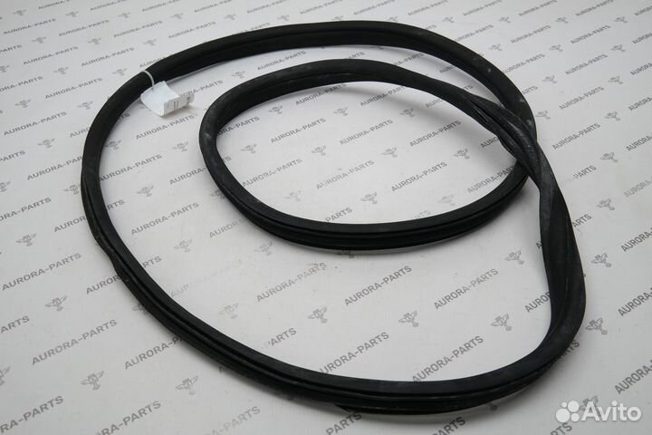 Уплотнитель Mercedes C W205 2013