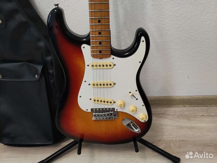 Электрогитара Yamaha SR500