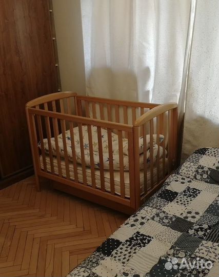 Детская кроватка с комодом(пеленальным)