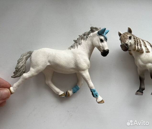 Фигурки лошадей schleich