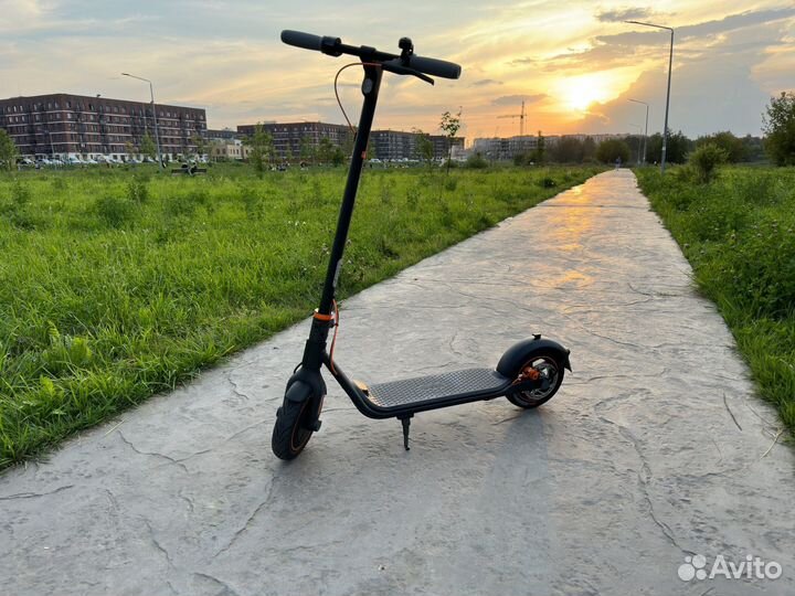 Электросамокат ninebot kickscooter F40