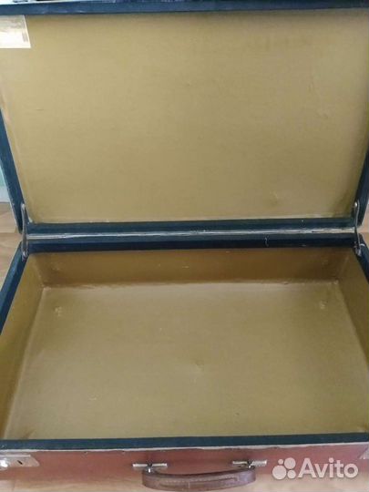 Чемодан старинный