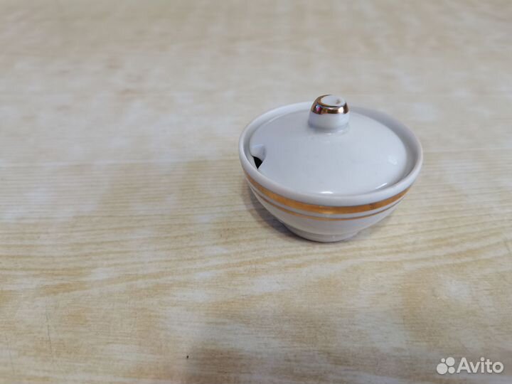 Заварочный чайник, сахарница