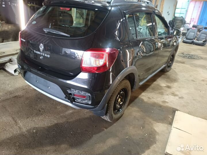 В разборе Renault Sandero Stepwey 2