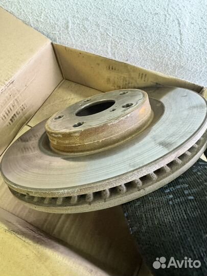 Тормозные диски SAT (ST-43512-33130) + колодки