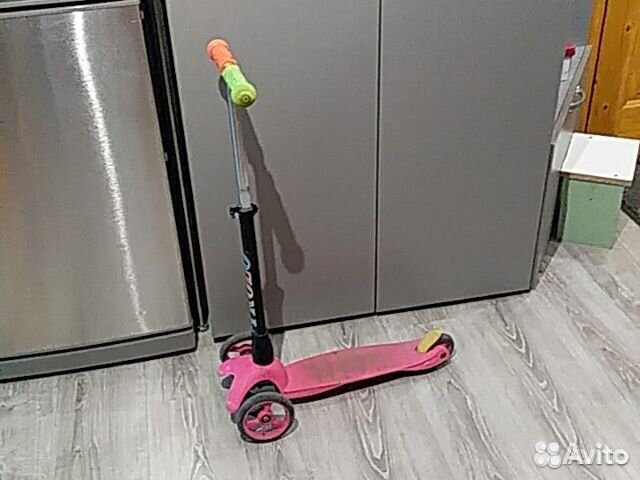 Самокат в отличном состоянии, руль регулируется