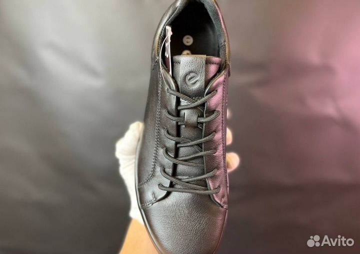 Кроссовки Ecco надежные