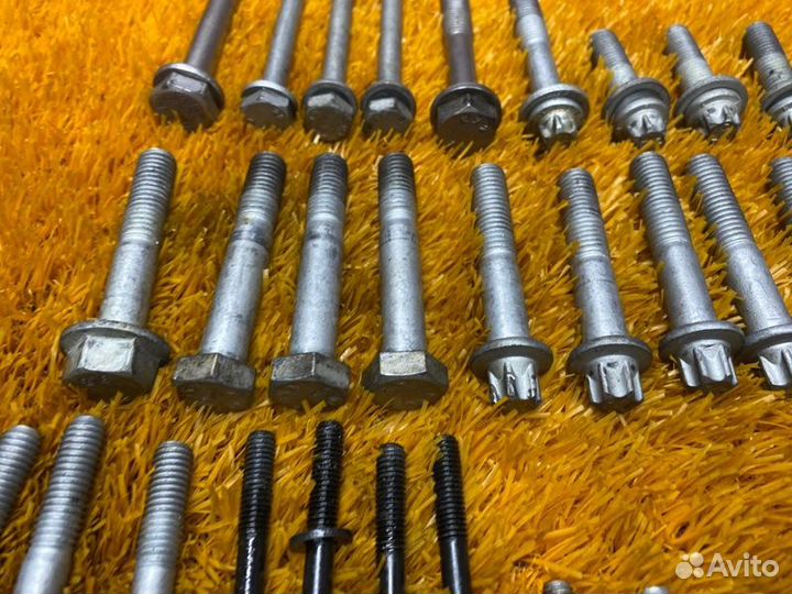 Болты и гайки двс Bmw 6-Series E63 N62B44A 2003