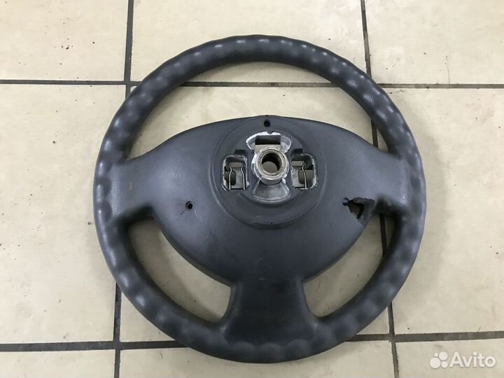 Руль Nissan Almera G15 с дефектом