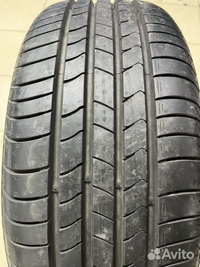 Kumho Ecsta HS51 215/55 R17 94V