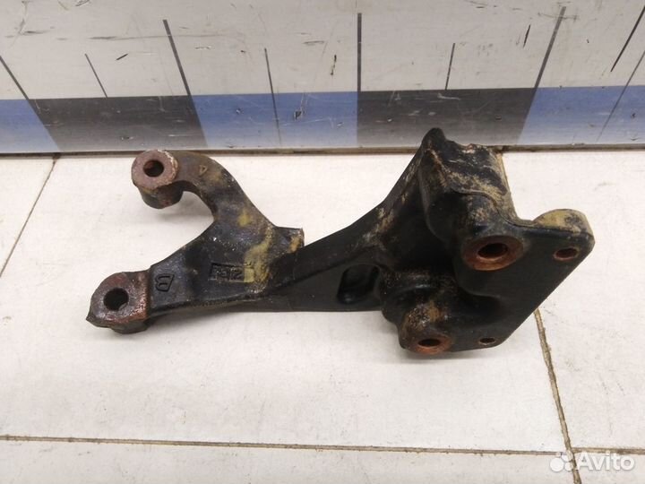 Кронштейн (сопут. товар) Hi Lux 2015