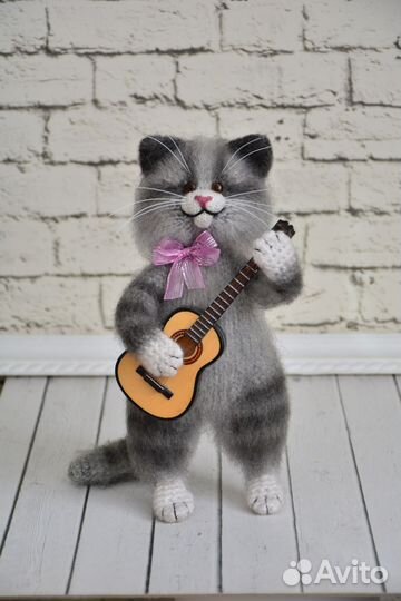 Вязаные котики ручной работы