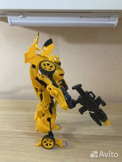 Трансформер Бамблби