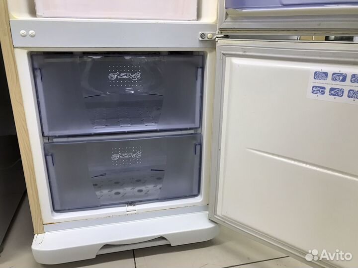 Холодильник Бирюса