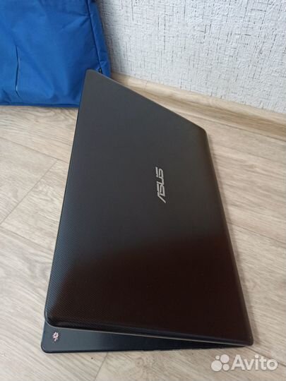 Шустрый ультрабук intel\4GB\320GB\АКБ держит+сумка