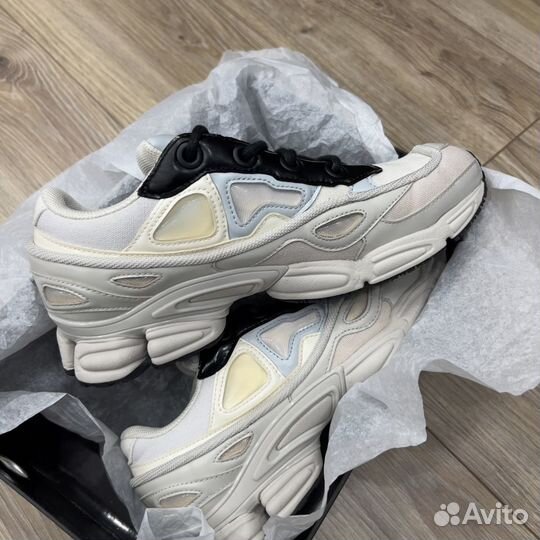 Кроссовки adidas raf simons ozweego 3 cream white