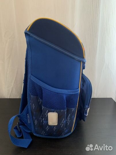 Ранец, рюкзак, портфель для школьника