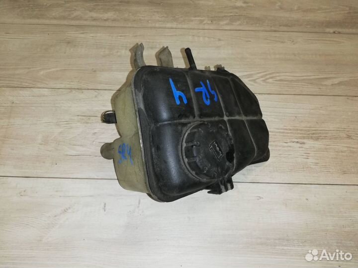 Бачок расширительный Mercedes-Benz